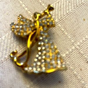 MONET VINTAGE GOLDTONE ANGEL BLOWING HORN